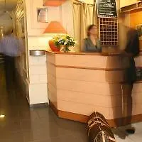 Hotel Amarys Simart Paris França